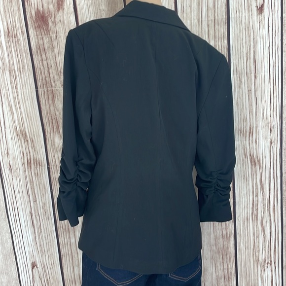 Studio JPR Blue Blazer with 1/2 cinched sleeves & Single Button Closure - med - Picture 4 of 7